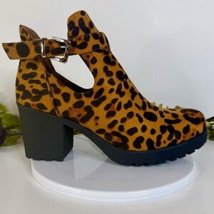 Animal Print Sueded Bootie Womens 10